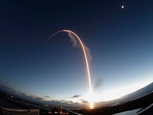 Supporting image for story: Boeing’s Starliner capsule hits snag shortly after debut launch