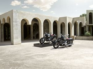 Supporting image for story: BMW celebrates 100 years of motorcycle history with special R nineT and R18 models