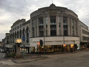 Supporting image for story: Wolverhampton Council to hold talks on landmark Beatties building's future