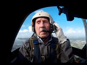 Supporting image for story: Shropshire fighter ace Allan, 94, in Spitfire heaven