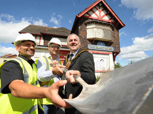 Supporting image for story: Derelict Island House eyesore to become fish and chip shop
