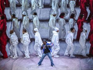 Supporting image for story: Kendrick Lamar on track for first UK number one after Super Bowl show