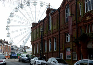 The ferris wheel in Stone Square