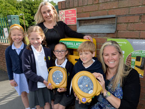 Supporting image for story: Two defibrillators installed at primary school thanks to parents' fundraising efforts