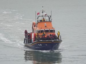 Supporting image for story: Three dead in Channel as migrant crossings continue