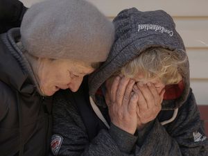 Supporting image for story: Truss calls for tough approach with Russia as Ukraine demands weapon resupply