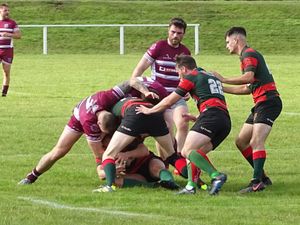 Supporting image for story: Newport score 10 tries as they hold on to top spot