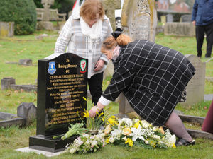 Supporting image for story: Watch: Headstone unveiled in Oswestry for former Everton hero Charlie Parry 