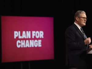 Supporting image for story: Starmer says targets will ‘inject ambition’ into UK