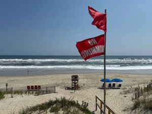 Supporting image for story: Hurricane Erin forecast to churn up dangerous swells and winds on US east coast