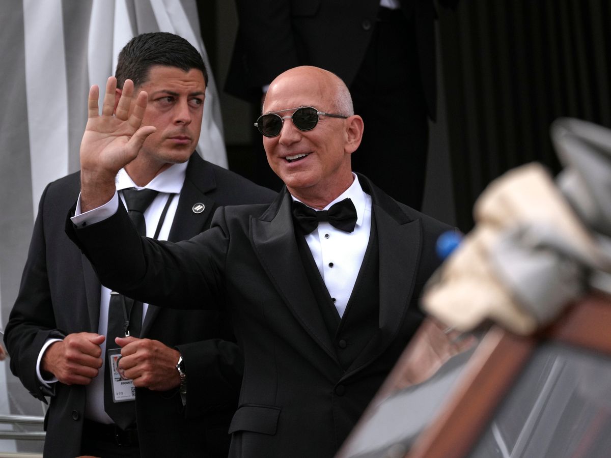 Billionaire Jeff Bezos marries Lauren Sanchez in lavish Venice ceremony