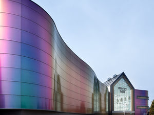 Supporting image for story: Eyecare opening at Merry Hill creates 15 jobs