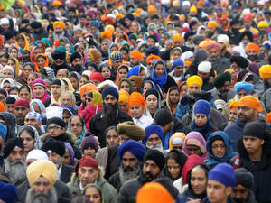Supporting image for story: IN PICTURES: Thousands gather for Smethwick Sikh parade
