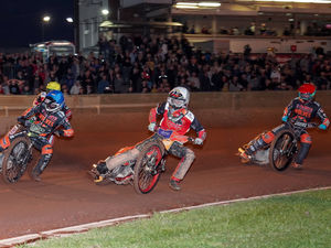 Supporting image for story: Wolverhampton Wolves loss leaves the door ajar