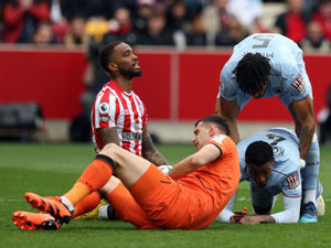 Supporting image for story: Aston Villa boss Unai Emery hopeful of Emi Martinez return after stomach bug