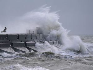 Supporting image for story: Storm Isha to batter whole of UK with wind and rain in ‘rare’ weather cycle