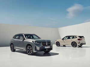 Supporting image for story: BMW reveals the new X3 with improved plug-in-hybrid power
