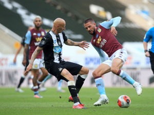 Supporting image for story: Newcastle 1 Aston Villa 1 - Report and pictures