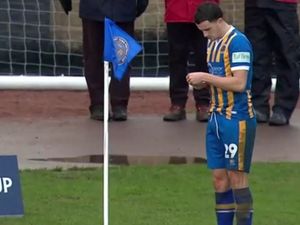 Supporting image for story: Wolves boss Nuno needs to adopt the note method! – Jokes Shrewsbury Town man Ollie Norburn