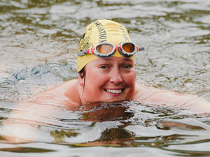 Supporting image for story: Nurse Melissa hopes to be in Severnth heaven with record swim