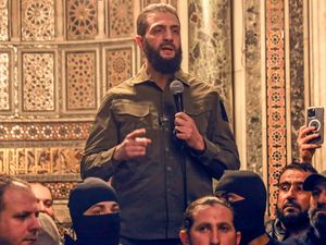 Supporting image for story: British diplomats meet new Syrian leader in Damascus