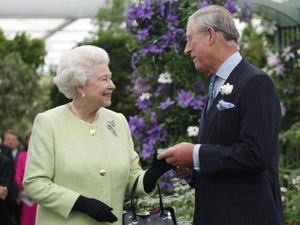 Supporting image for story: Will there be a day off and how do you pay your respects to the Queen?