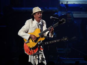 Supporting image for story: US guitarist Carlos Santana collapses onstage in Michigan