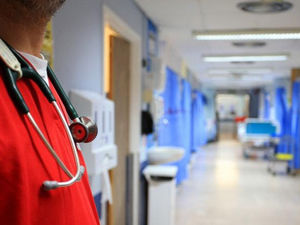 Supporting image for story: Staff illness due to Omicron is 'biggest challenge' for hospital