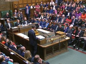 Supporting image for story: Pound falls after Chancellor’s autumn statement and UK enters recession