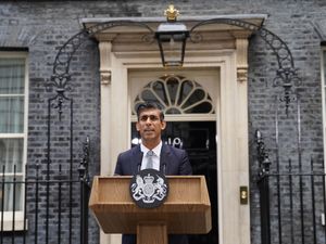 Supporting image for story: Rishi Sunak vows to fix ‘mistakes’ of Liz Truss and warns of ‘economic crisis’