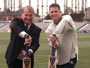 Supporting image for story: Worcestershire legend Duncan Fearnley dies