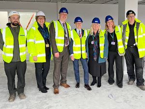 Supporting image for story: Mayor praises colleges for opportunities offered to students
