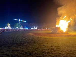 Supporting image for story: 'Second time lucky' as 10,000 turn out for Donnington bonfire event
