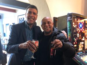 Supporting image for story: Roberto Carlos and Chris Kamara enjoy pint in Shropshire village pub after big match