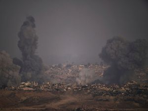 Supporting image for story: Israeli gunfire and strikes kill 42 in Gaza as many of the dead sought aid