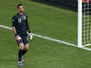 Supporting image for story: Rui Patricio: What is the new Wolves goalkeeper capable of? - WATCH