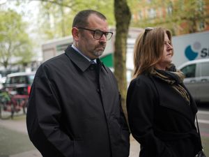 Supporting image for story: Officer who used spray on amputee, 92, did not see he was disabled, court told