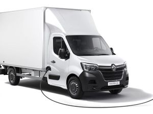 Supporting image for story: Renault expands Master ZE range with higher payload and new body variant