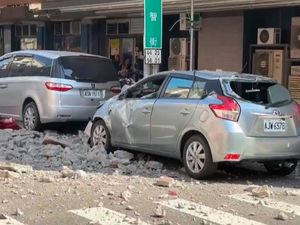 Supporting image for story: Fears of bigger shocks to come as Taiwan is hit by earthquake