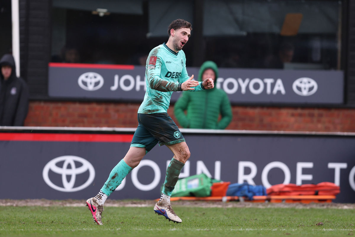 Rob Edwards praises unassuming leader in Wolves win at Grimsby