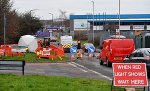SANDWELL COPYRIGHT MNA MEDIA TIM THURSFIELD 21/01/22.Major engineering work to move more than 550 metres of underground gas pipe in Dudley is underway..The work will enable the extension to West Midland Metro and is being completed by teams working for gas network Cadent..The work started on January 3 and sees engineers working in the road, with temporary traffic lights in place..This is mostly in the Gawne Lane and Powke Lane area of Cradley Heath....