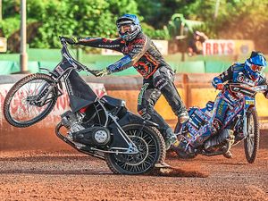 Supporting image for story: Wolverhampton Wolves suffer first home loss