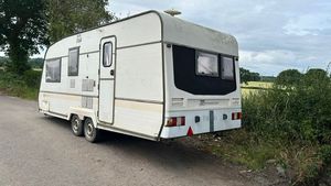 The caravan before the blaze.