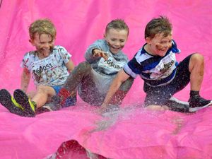 Supporting image for story: Pretty in pink runners get 'Pretty Muddy' to raise over £100k - with pictures