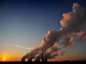 Supporting image for story: Temperatures remain above 1.5C threshold after second hottest April on record