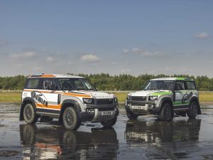 Supporting image for story: Bowler reveals new rally-specification Land Rover Defender