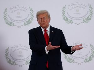 Supporting image for story: Trump threatens to sue BBC for a billion dollars over Panorama edit