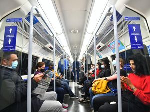 Supporting image for story: More people travelling to work and fewer working exclusively from home – survey