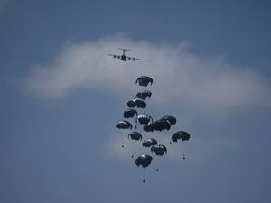 Supporting image for story: Netanyahu says Israel plans Gaza takeover as officials discuss wider offensive