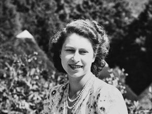 Supporting image for story: Words missing from Queen’s 21st birthday pledge in Harry and Meghan’s Netflix show